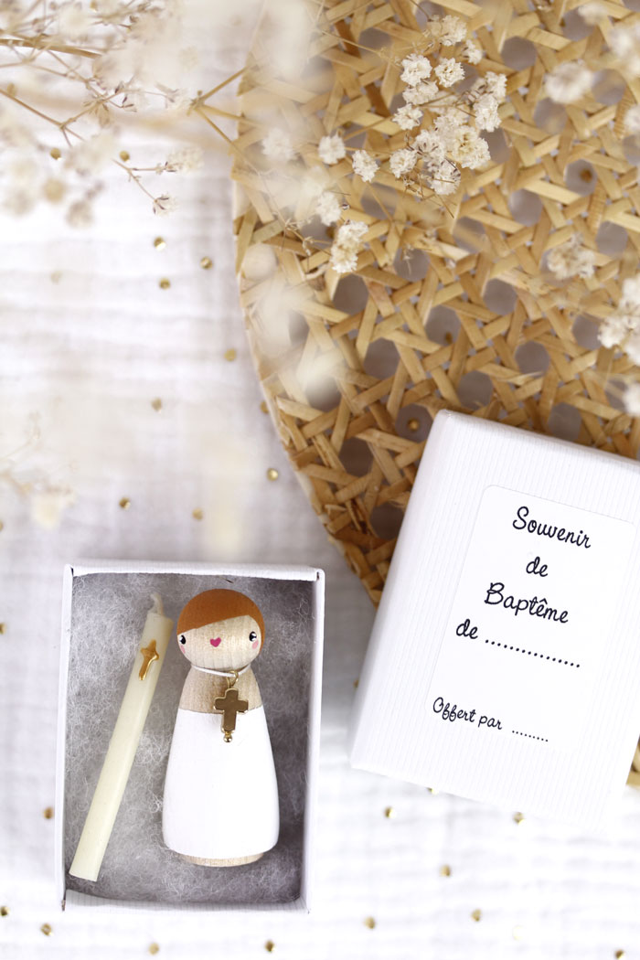 (image pour) Petite Figurine Bois Fille Blonde