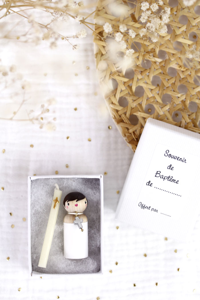 (image pour) Petite Figurine Bois Garçon Brun / Châtain