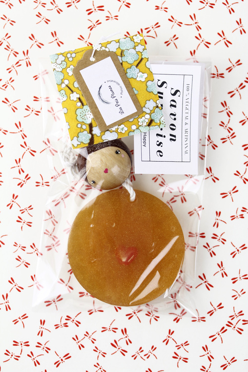 (image pour) Savon Surprise Miel Grand Rond Plein