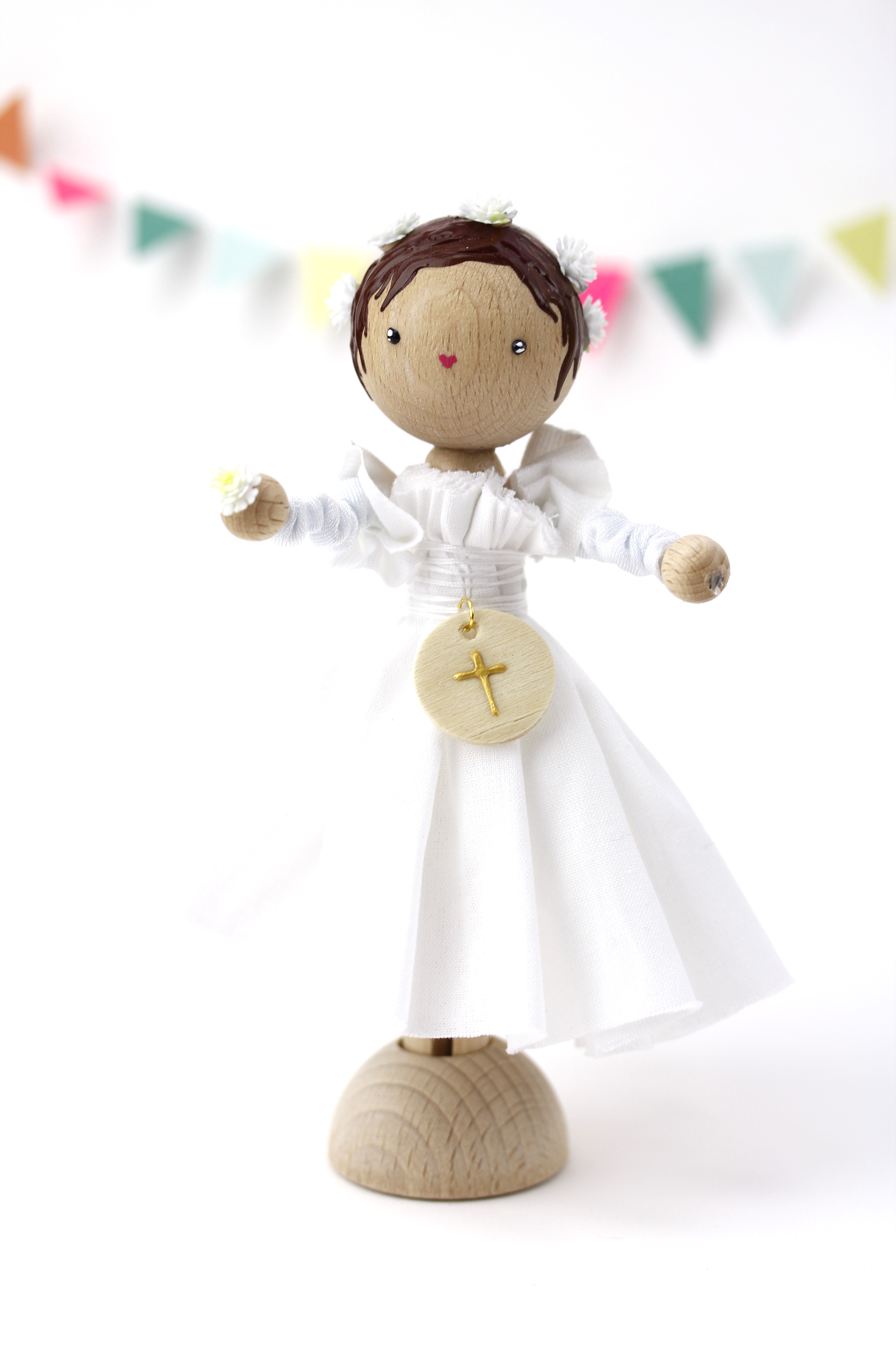 (image pour) Poupée en Bois Baptisée / Communiante à personnaliser 🎨