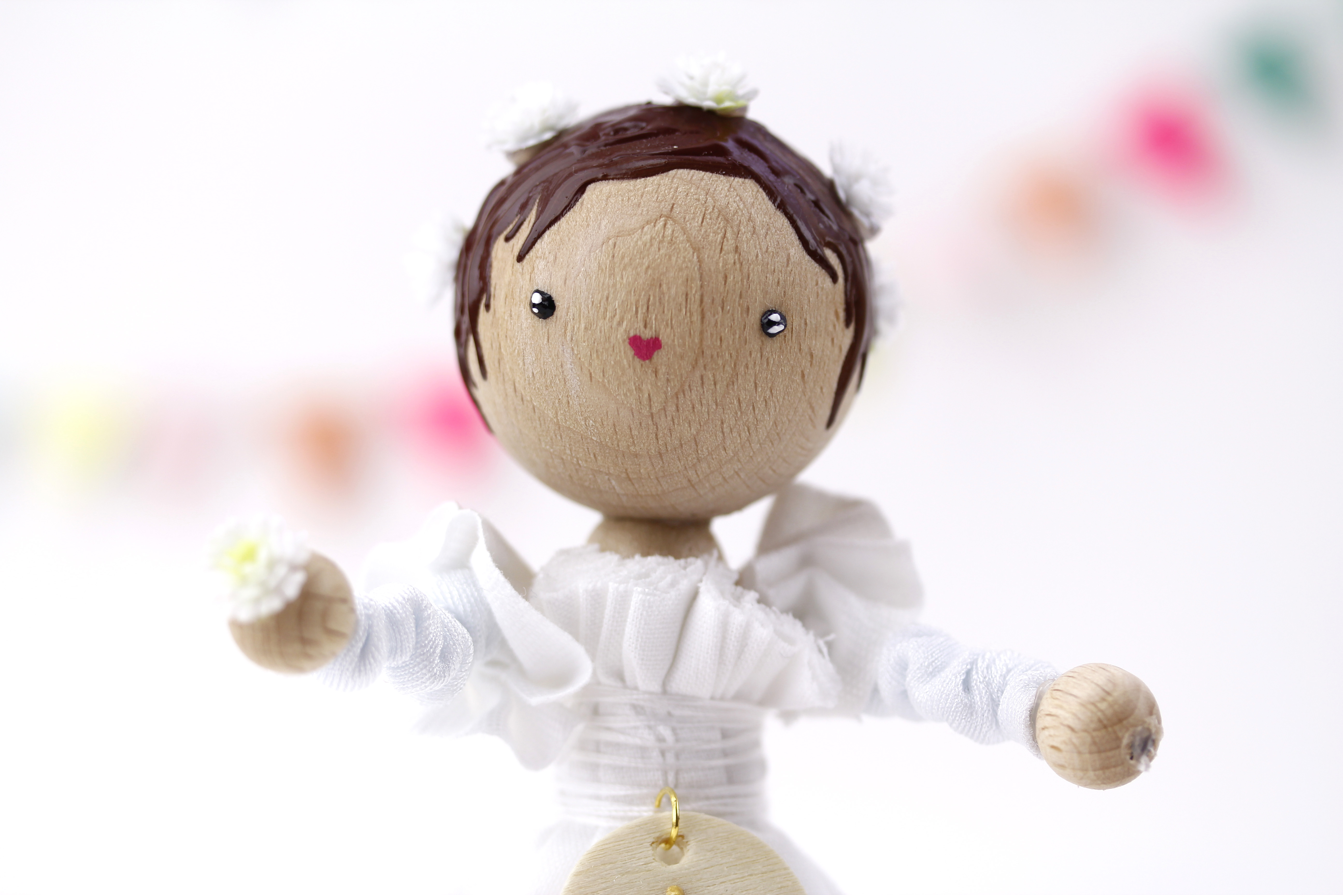 (image pour) Poupée en Bois Baptisée / Communiante à personnaliser 🎨