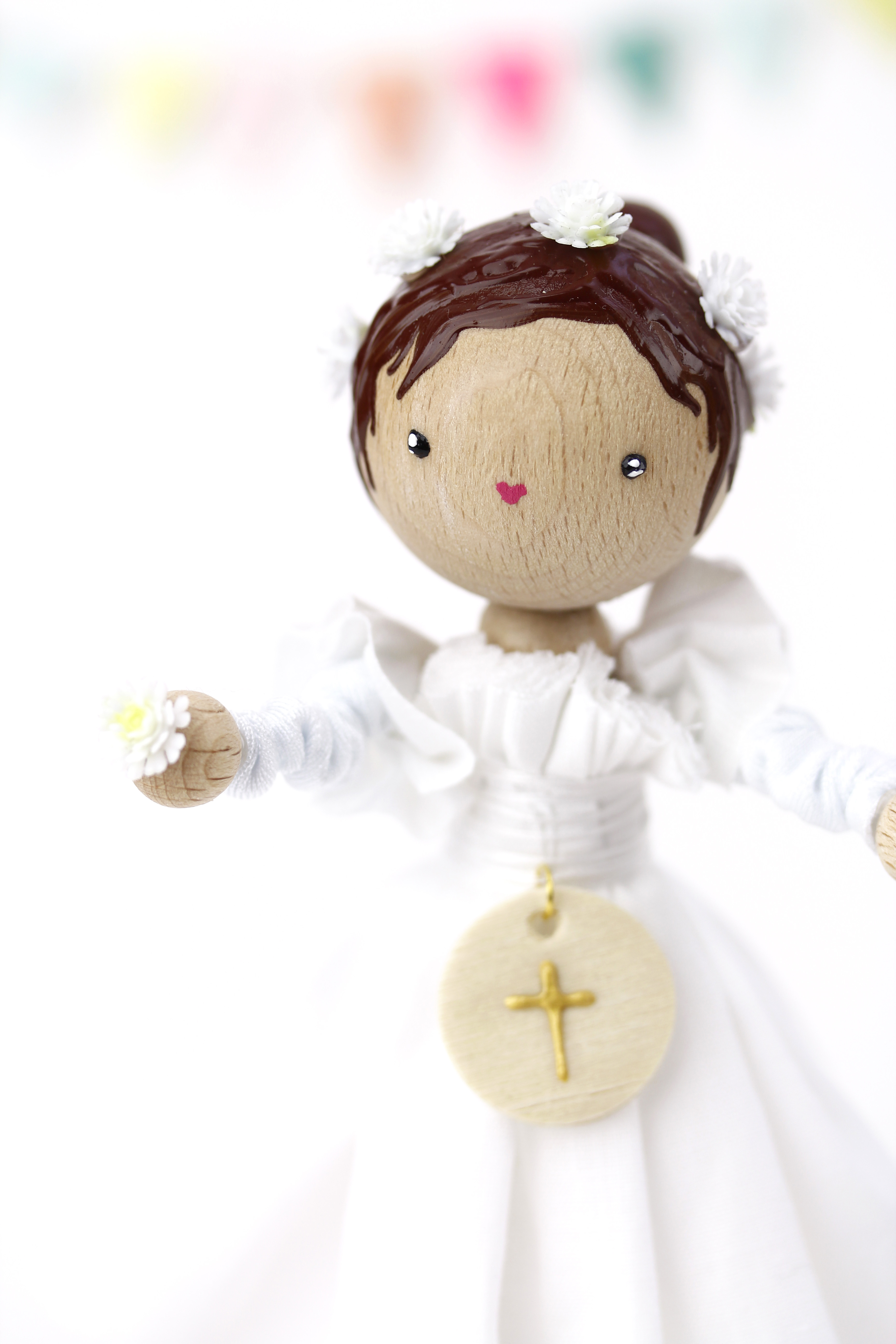 (image pour) Poupée en Bois Baptisée / Communiante à personnaliser 🎨