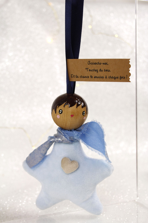 (image pour) Etoile Peluche Bleu Garçon Châtain