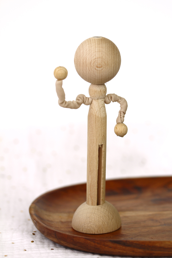 (image pour) Poupée sur socle "sur mesure"