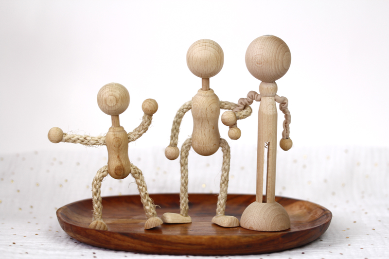 (image pour) Poupée sur socle "sur mesure"